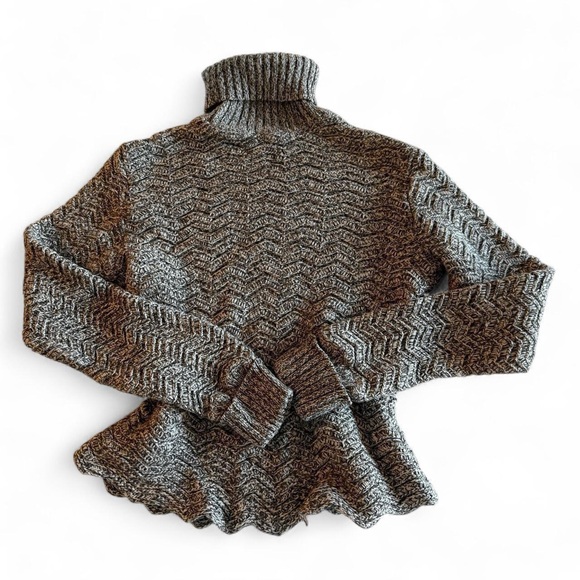 Gray Chevron Knit Turtleneck Sweater - Picture 2 of 4